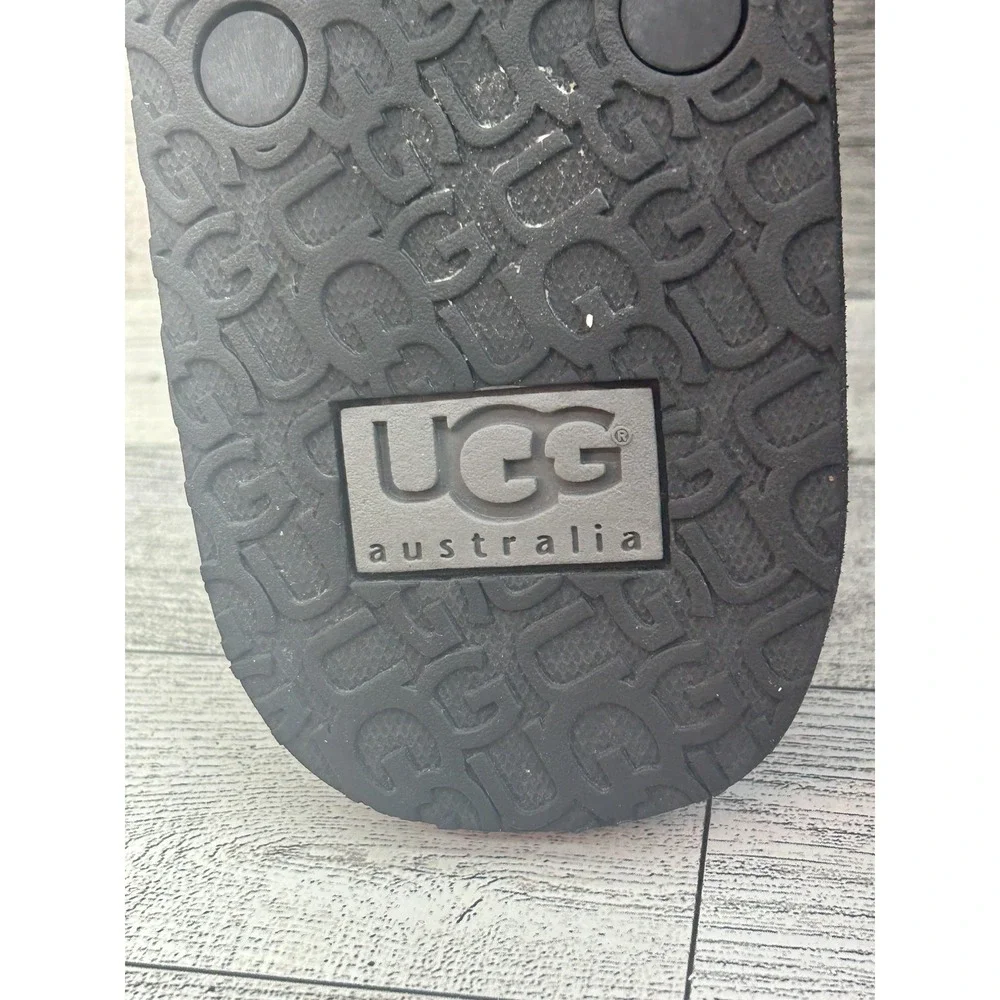 UGG Australia Shoes‎ Mens Size 11 Black Flip Flops Sandals Slip On Beach Summer